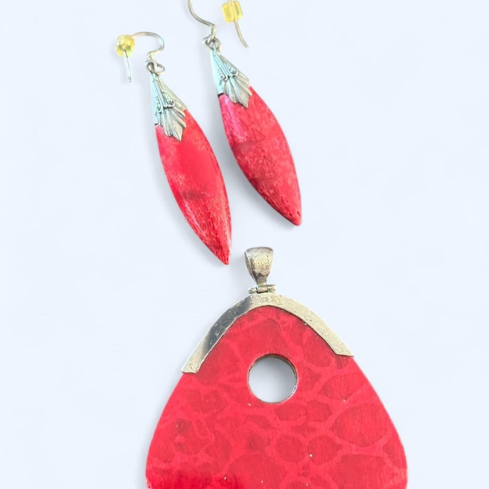 Red coral pendant and earrings set